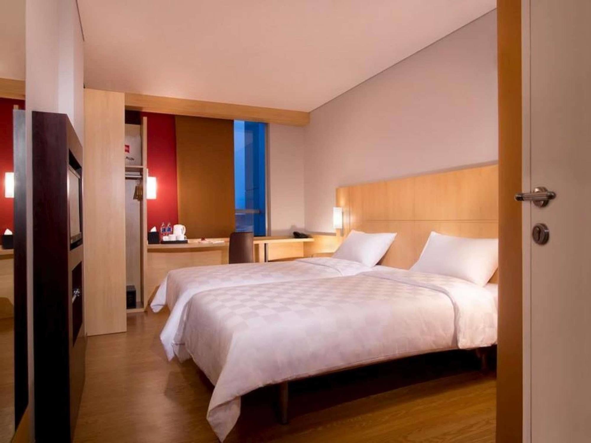 Ibis Gading Serpong Eksteriør bilde